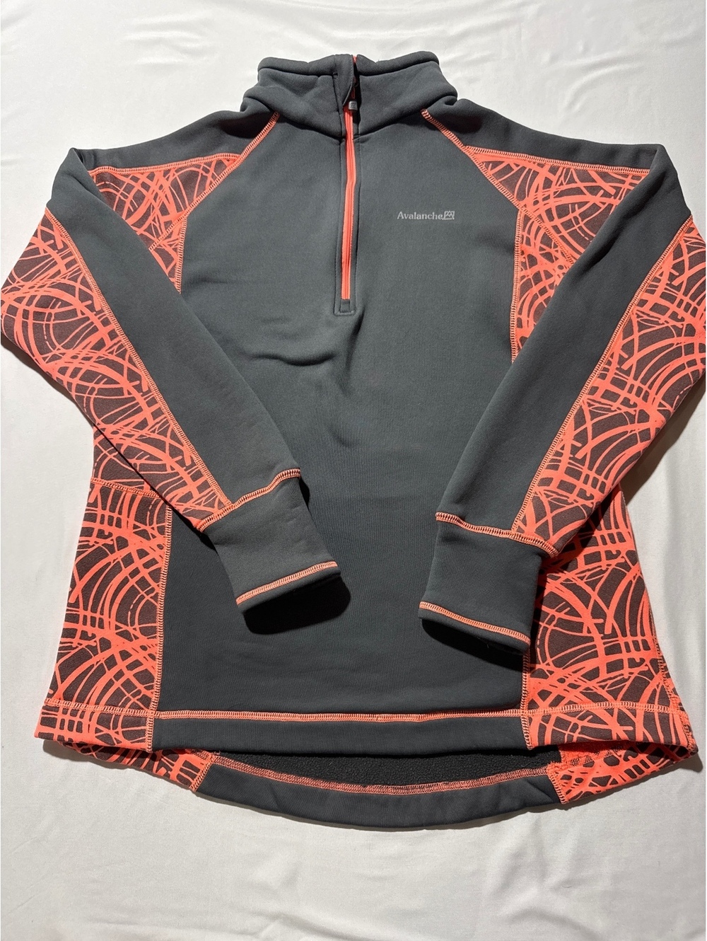 Avalanche Outdoor Inspired Half-Zip Pullover Hoodie - Size L